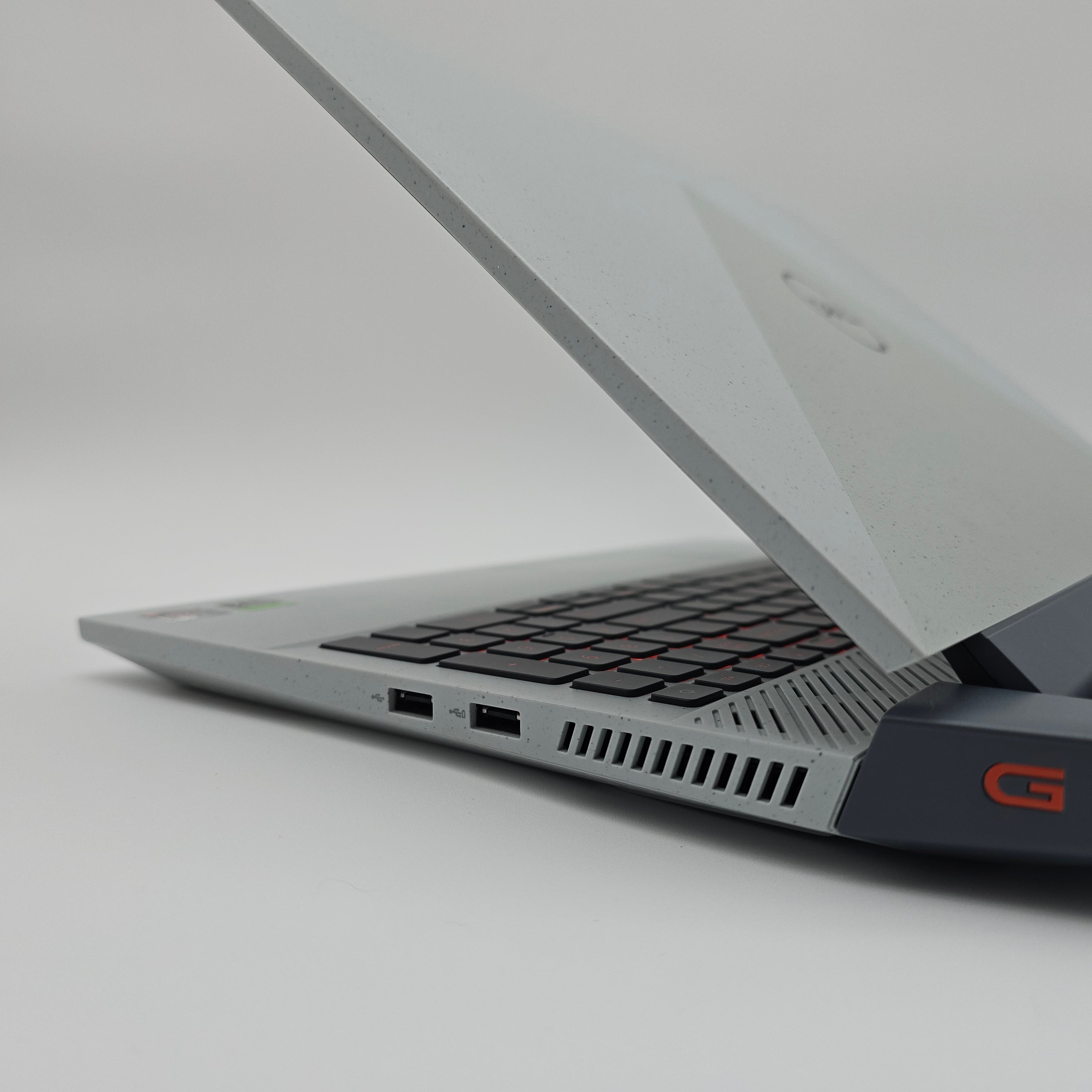 Dell G5 Gaming Laptop, RTX 3050, Ryzen 5 5600H, 16GB RAM, 1080p 120Hz, Like New Gaming Laptop