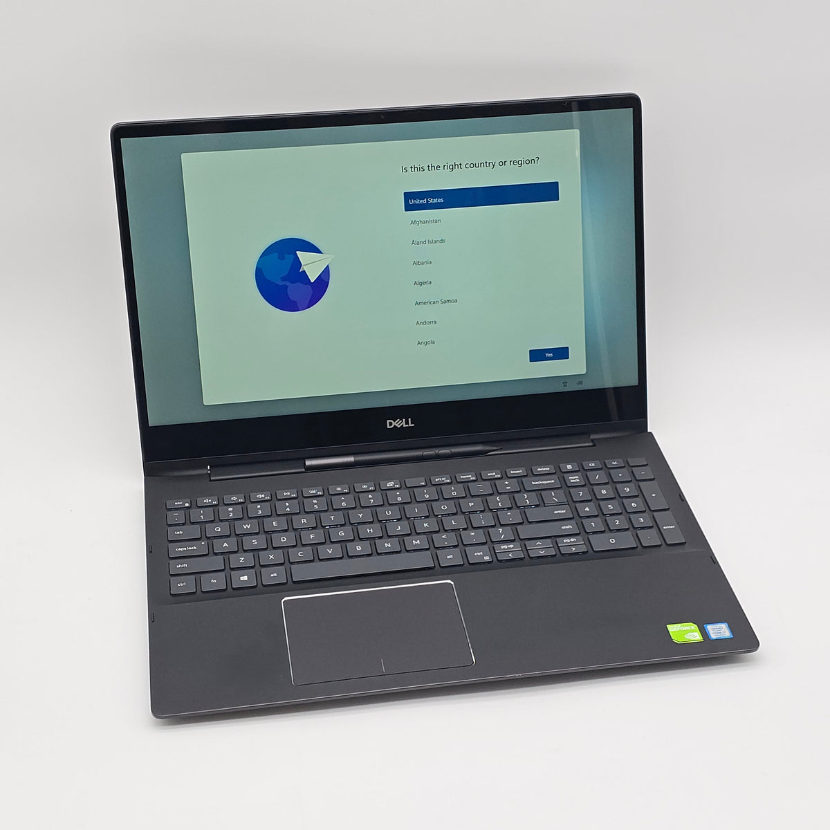 Dell Inspiron 7590 2-in-1 Laptop, NVIDIA MX250, Intel i7-8565U, 16GB RAM, 4K Multi Touch UHD