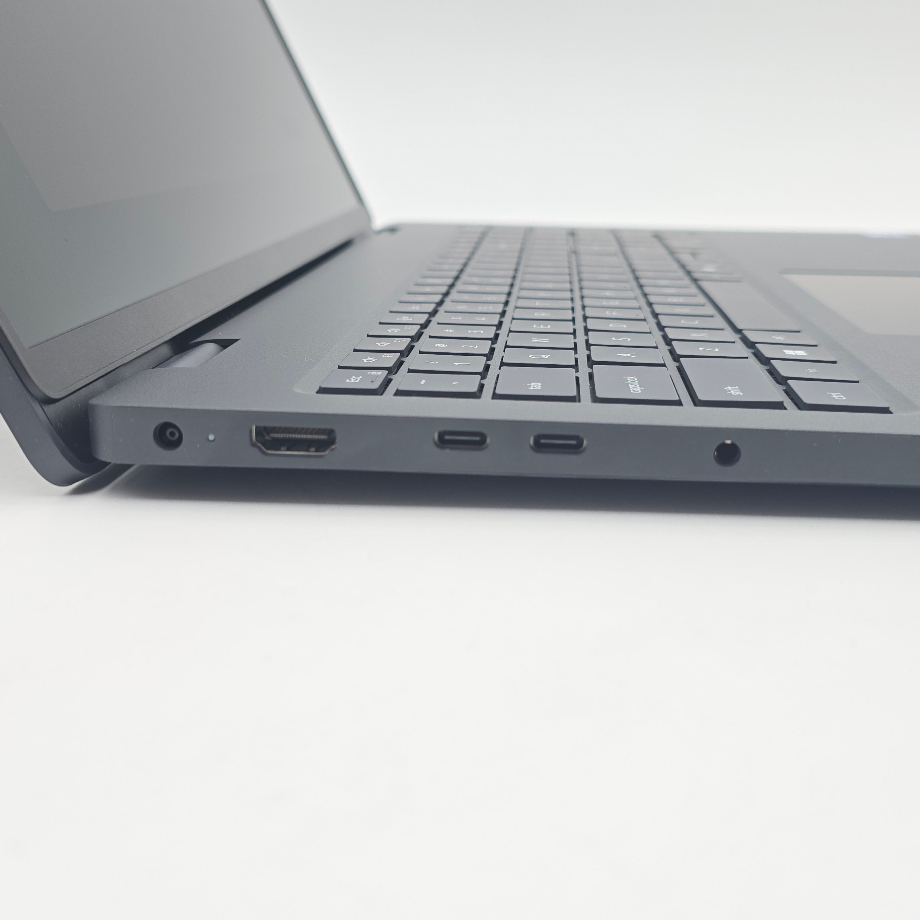 Dell Pro 16 PC16250, Intel Core Ultra 7 150U, 16GB DDR5, 512GB NVMe, 16" FHD+ 60Hz, Windows Gaming Laptop
