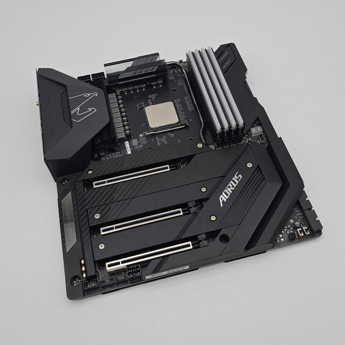 Gigabyte X570 Aorus Xtreme Gaming Motherboard, AMD Ryzen 9 5900X Processor CPU, 32GB Gigabyte DDR4 4400MHz RAM Combo