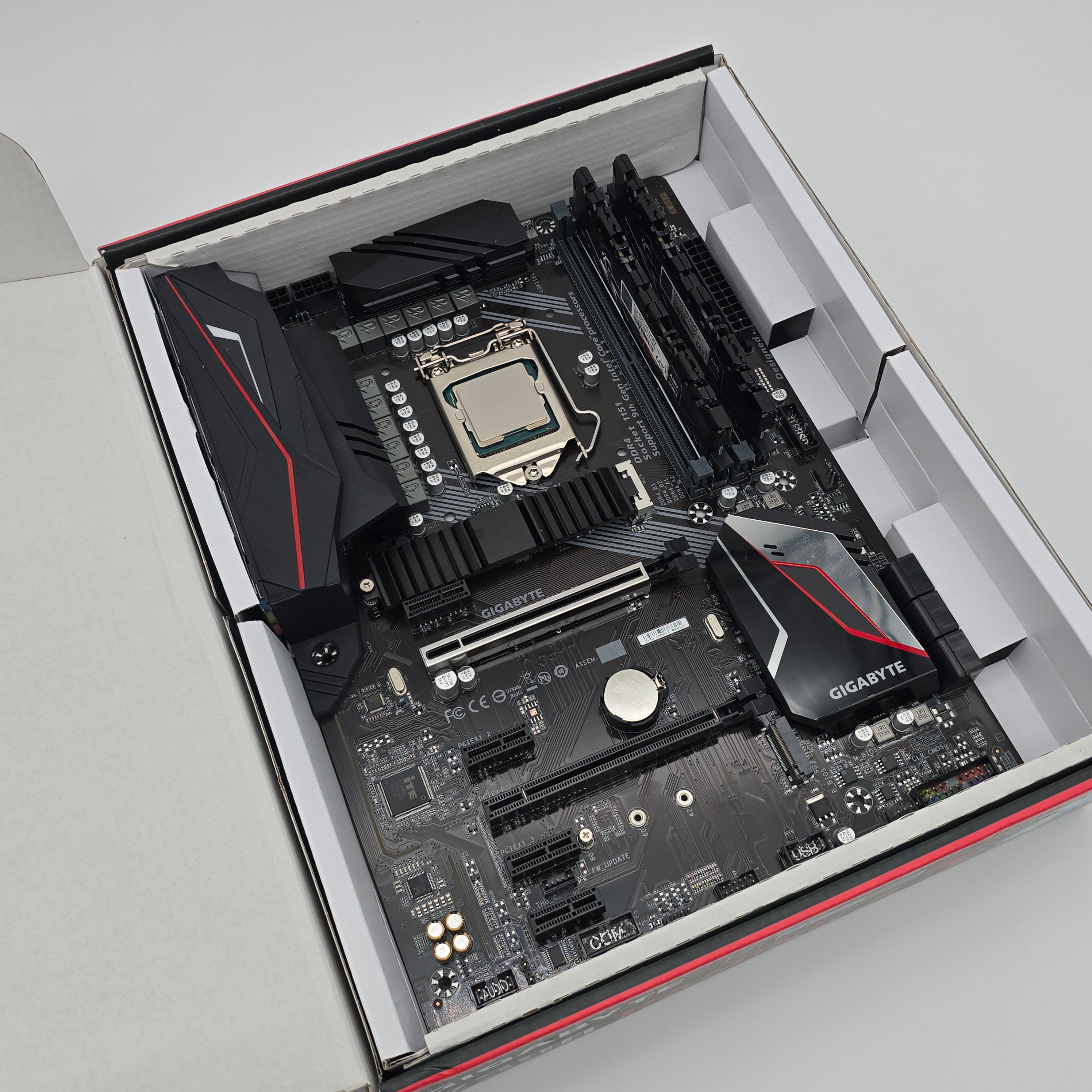Gigabyte Z390 Gaming X, Intel Core i9-9900K, 32GB DDR4, Motherboard+CPU+RAM Combo