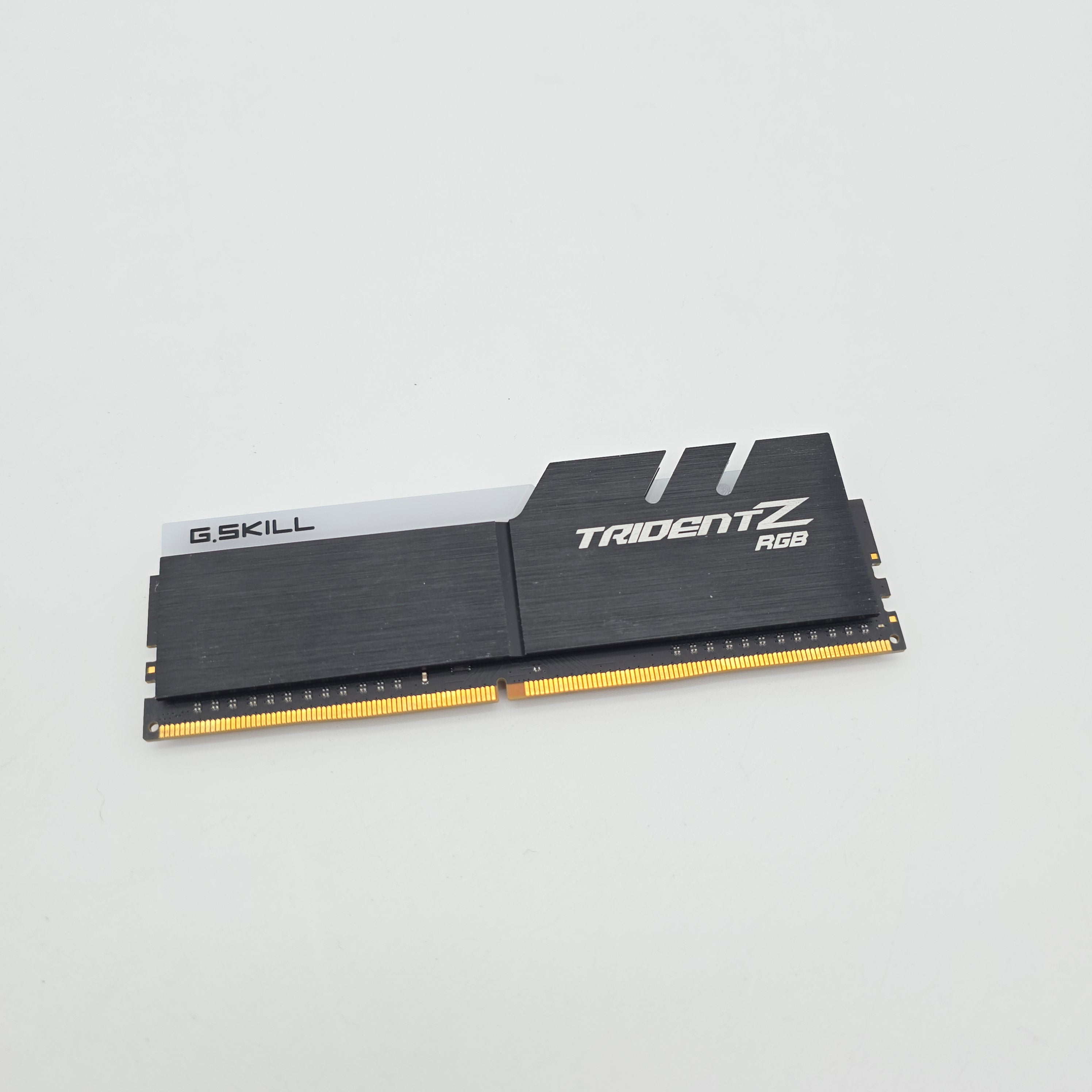 G.Skill Trident Z RGB 8GB DDR4, 3200MHz, CL16-18-18-38, Desktop Gaming Memory RAM (1x8GB)
