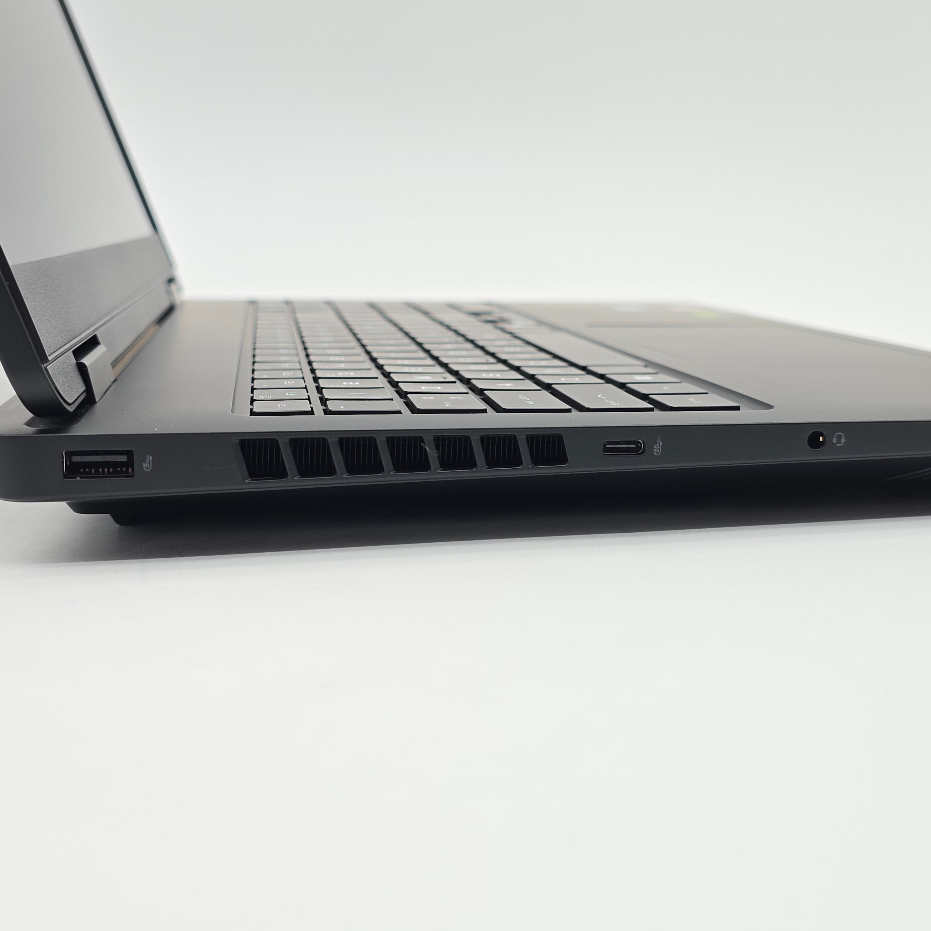 HP Omen 16, RTX 5060, Ryzen 9 8940HX, 32GB DDR5, 1TB NVMe, 16" 2K 144Hz IPS Display, Windows Gaming Laptop