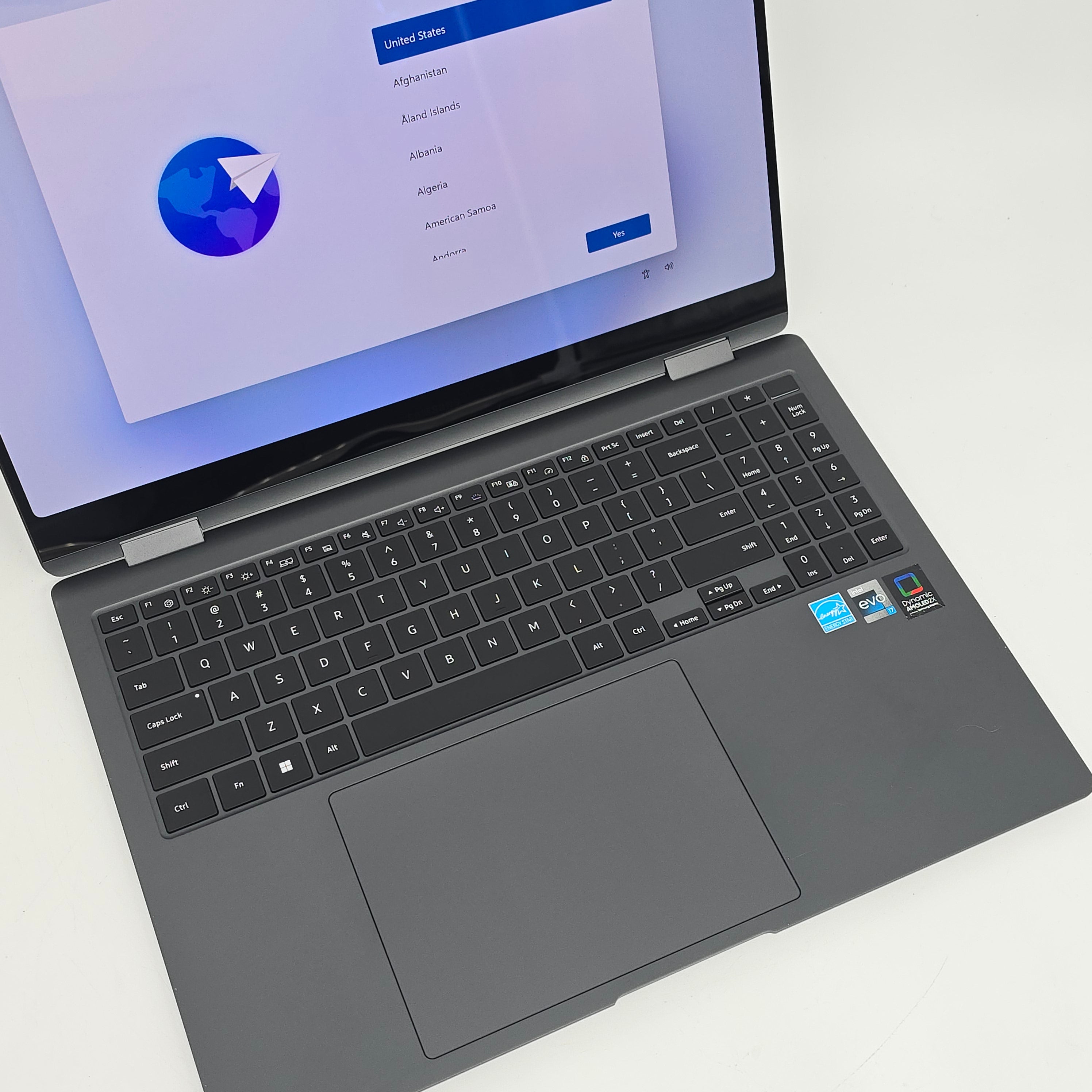 Samsung Galaxy Book3 Pro, 14" 3K 120Hz AMOLED, Intel i7-1360P, 16GB DDR5, 1TB