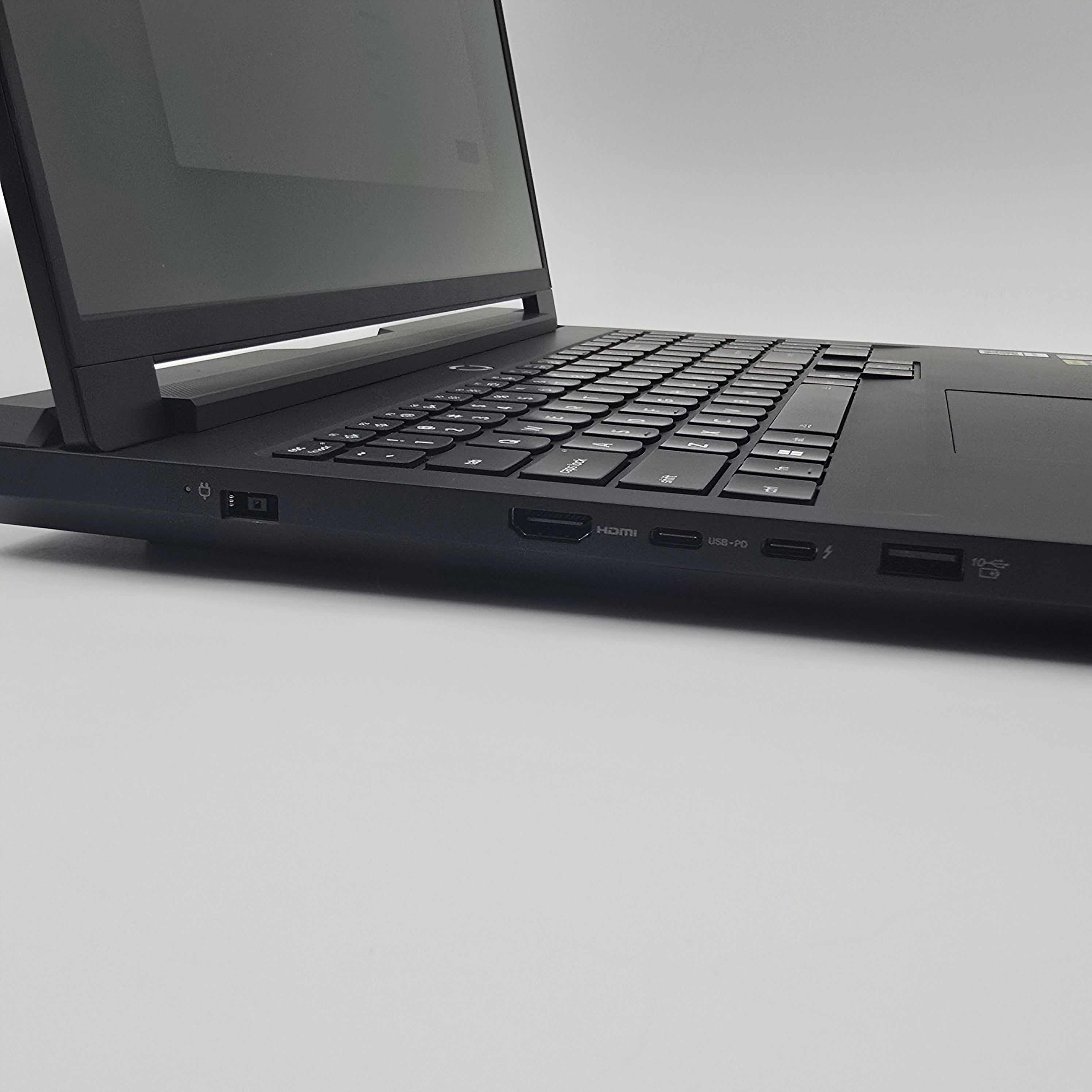 Lenovo Legion Pro 7 OLED, RTX 5070 Ti, Intel Core Ultra 9 255HX, 32GB DDR5, 1TB NVMe, 16" QHD+ 240Hz OLED Gaming Laptop