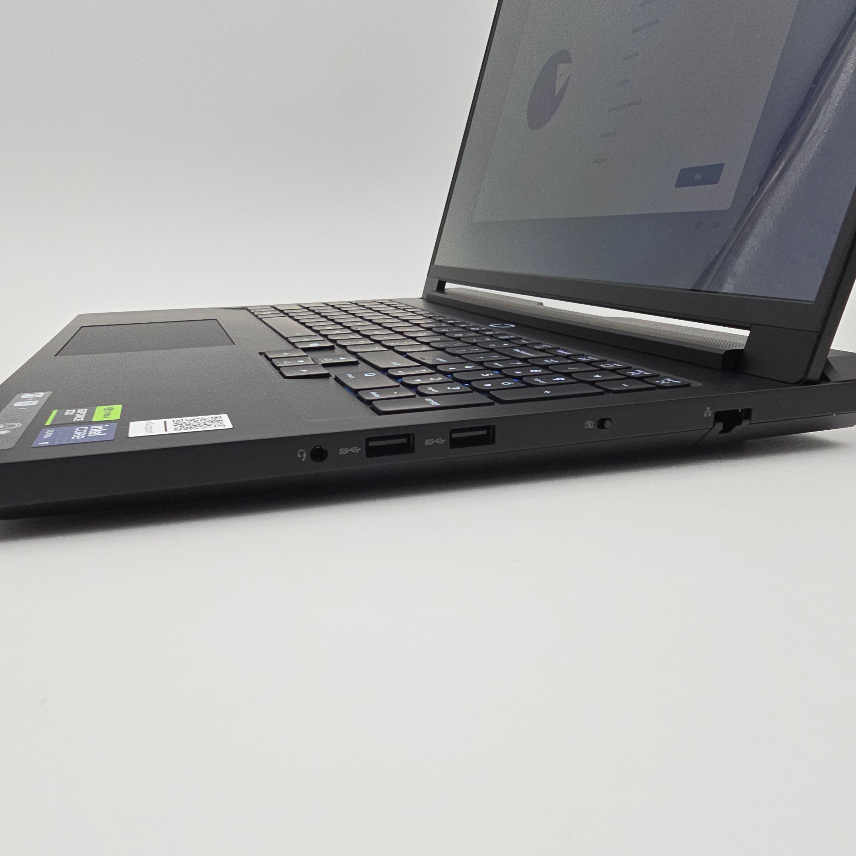 Lenovo Legion Pro 7, RTX 5090, Intel Core U9 275HX, 64GB DDR5, 2TB NVMe, 16" QHD+ 240Hz OLED, Windows Gaming Laptop