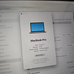 Macbook Pro 13" M1, 8GB RAM, 256GB SSD, Touchbar w/ TouchID, 31 Cycles