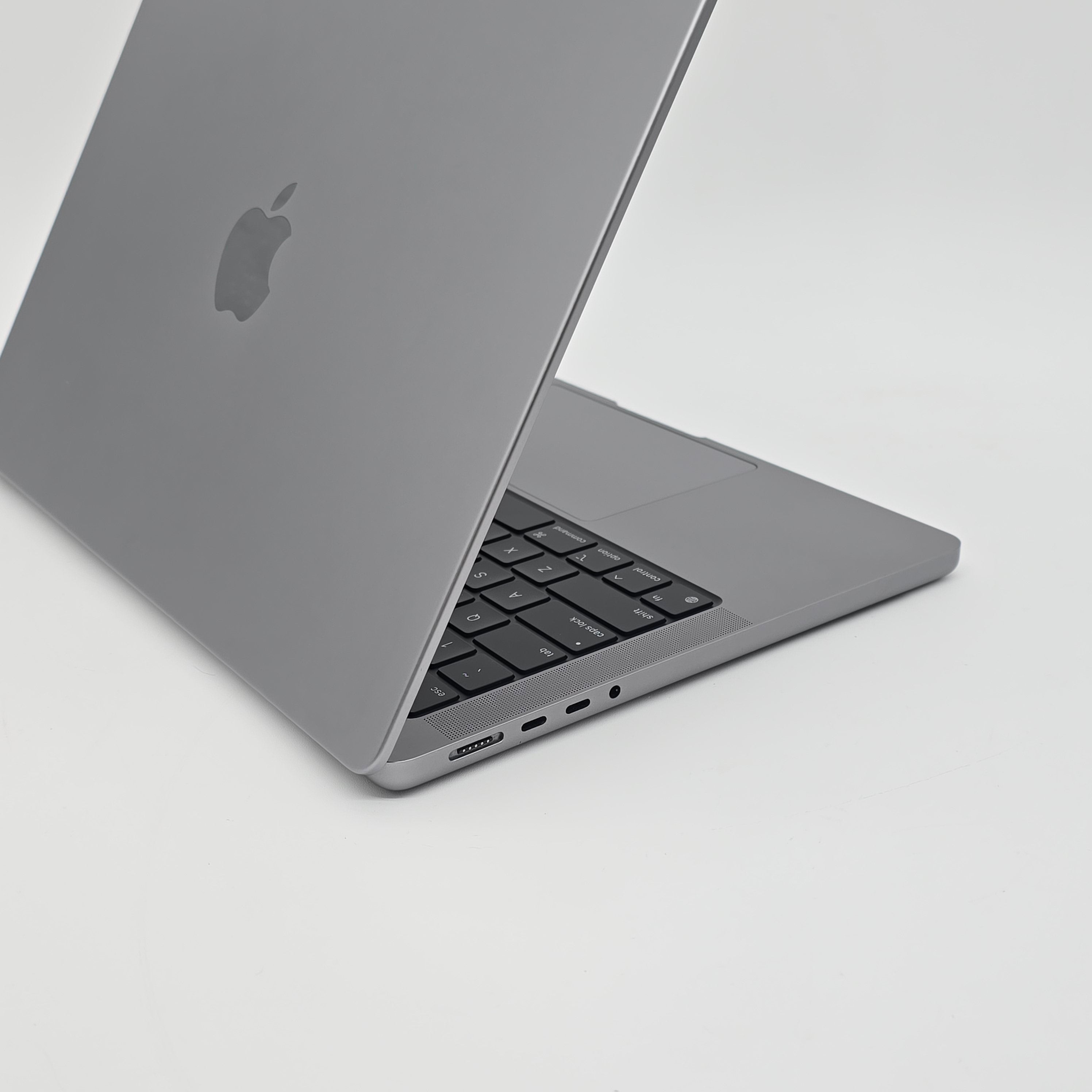Apple Macbook Pro 14-Inch M2 Pro, 16GB, 1TB SSD, Space Gray