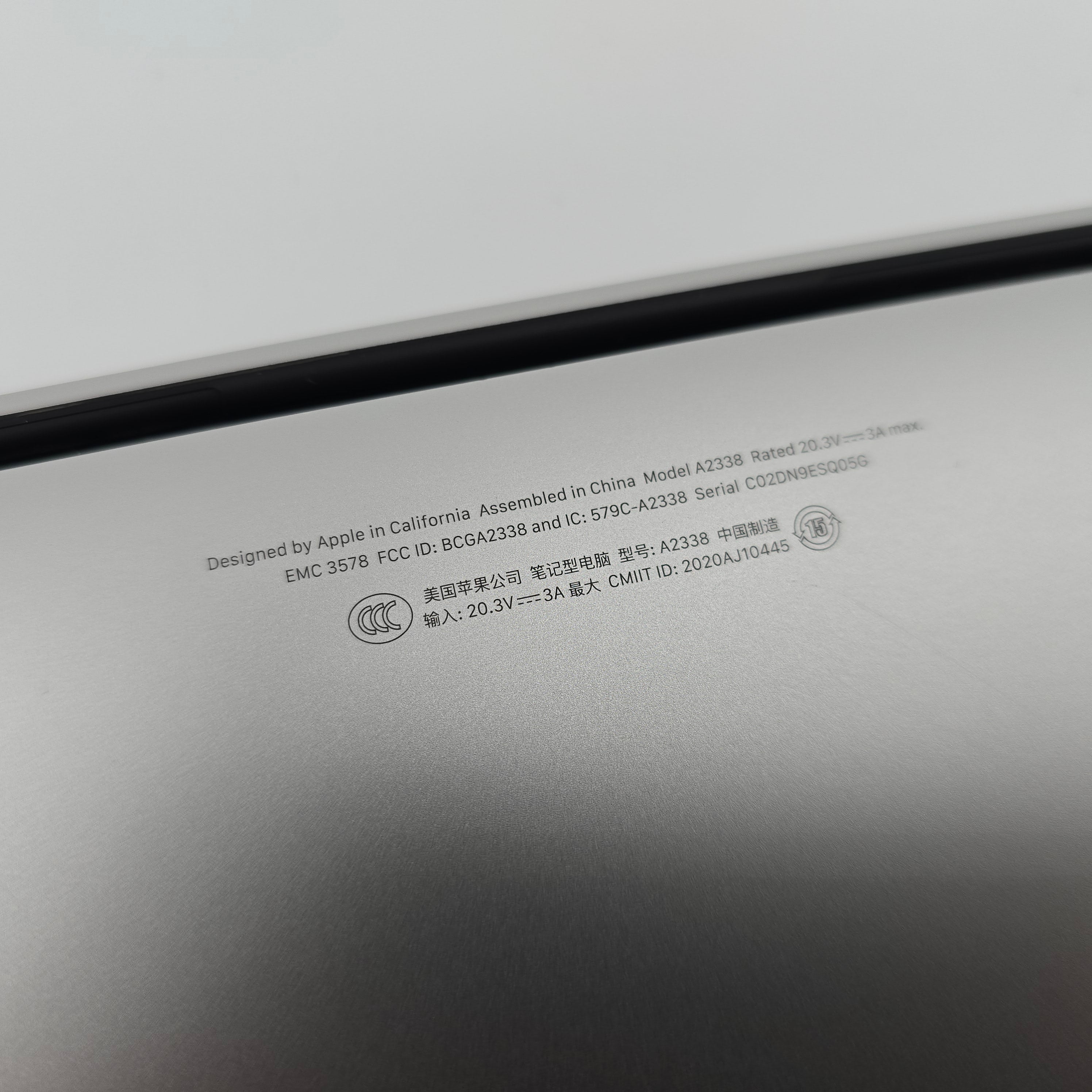 Apple Macbook Pro M1 w/ Touchbar and TouchID, 13", 8GB RAM, 256GB