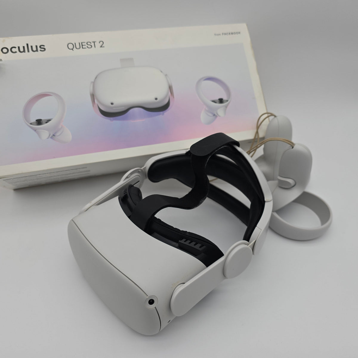 Meta Quest 2 128GB w/ Upgraded Head Strap Oculus Quest 2
