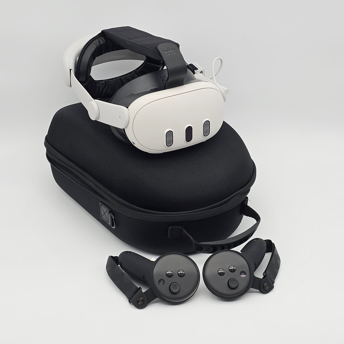 Meta Quest 3 128GB Virtual Reality VR Headset w/ Upgraded Battery Headstrap, Carrying Case