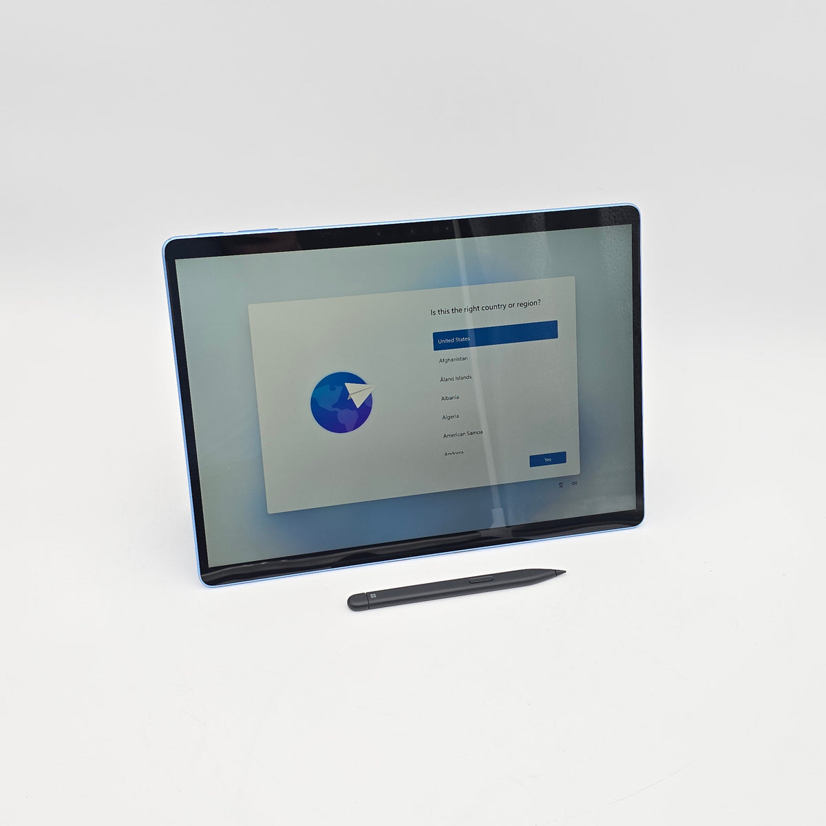 Microsoft Surface Pro 9, Intel i5-1235U, 8GB RAM, 256GB NVMe, Sapphire Blue