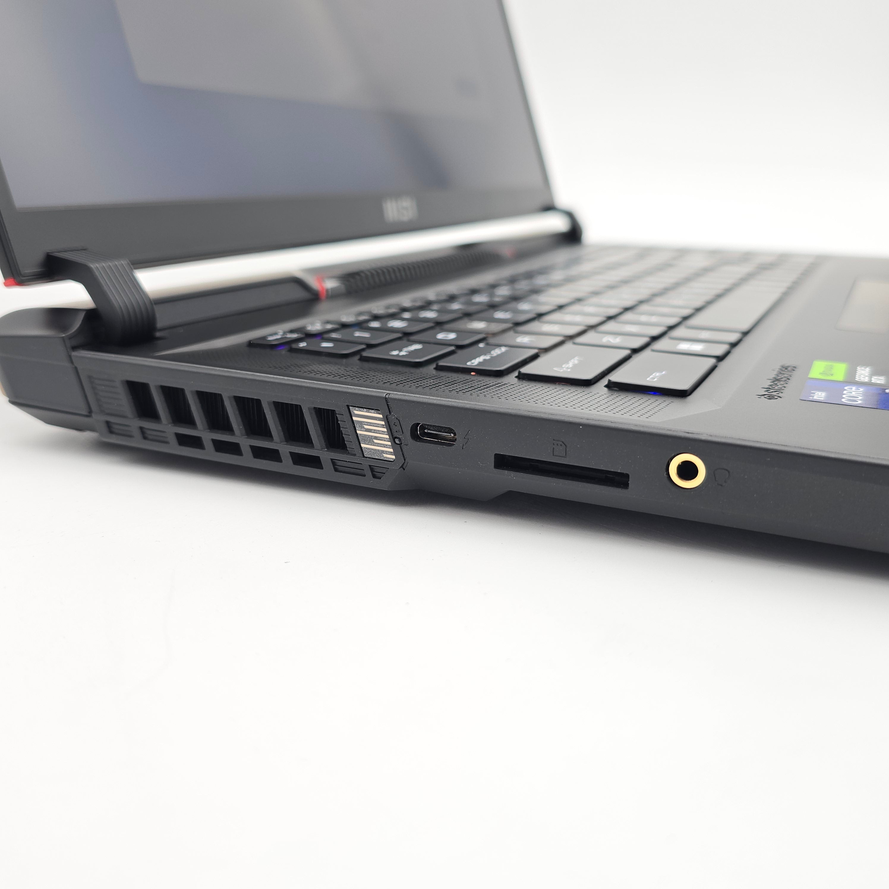 MSI Raider 17", RTX 4090, Intel i9-13950HX, 64GB DDR5, 2TB NVMe SSD, 17" QHD+ 240Hz, Windows Gaming Laptop