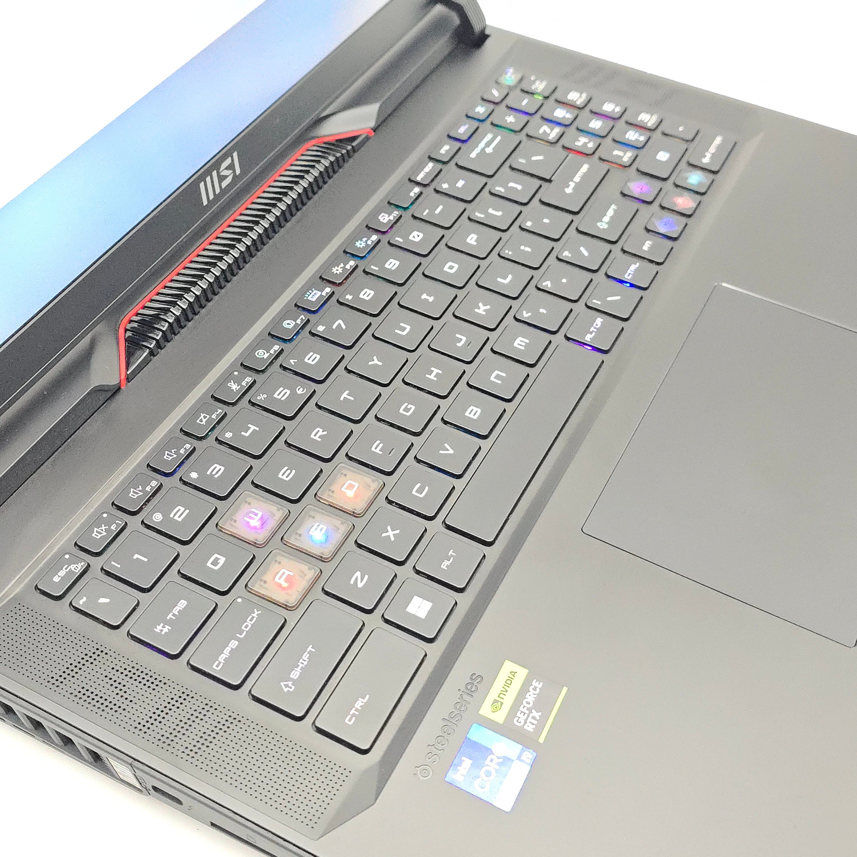 MSI Raider 17", RTX 4090, Intel i9-13950HX, 64GB DDR5, 2TB NVMe SSD, 17" QHD+ 240Hz, Windows Gaming Laptop