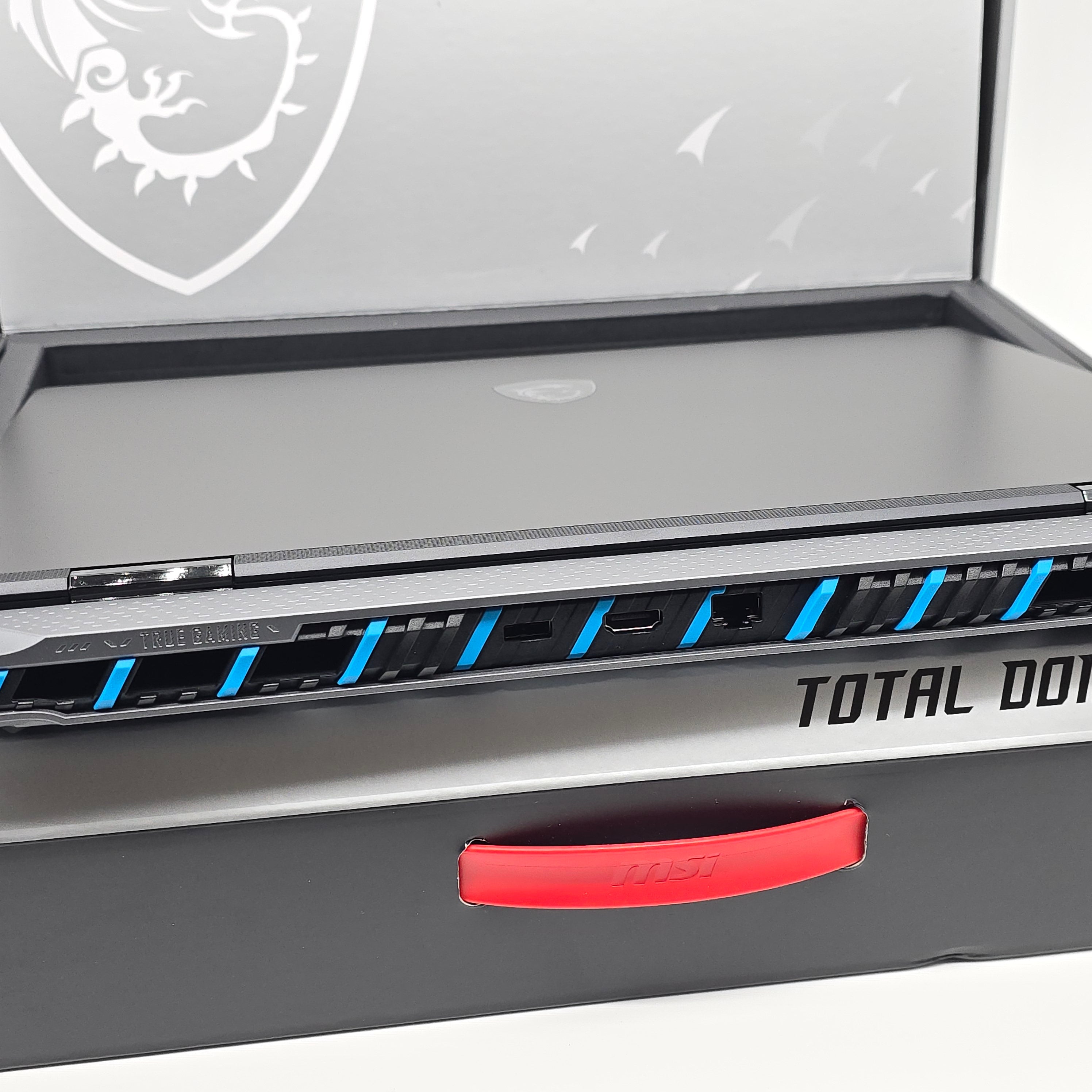 MSI Titan 18 HX AI, RTX 5090, Intel Ultra 9 285HX, 64GB RAM, 6TB NVMe, UHD+ MiniLED 120Hz Gaming Laptop