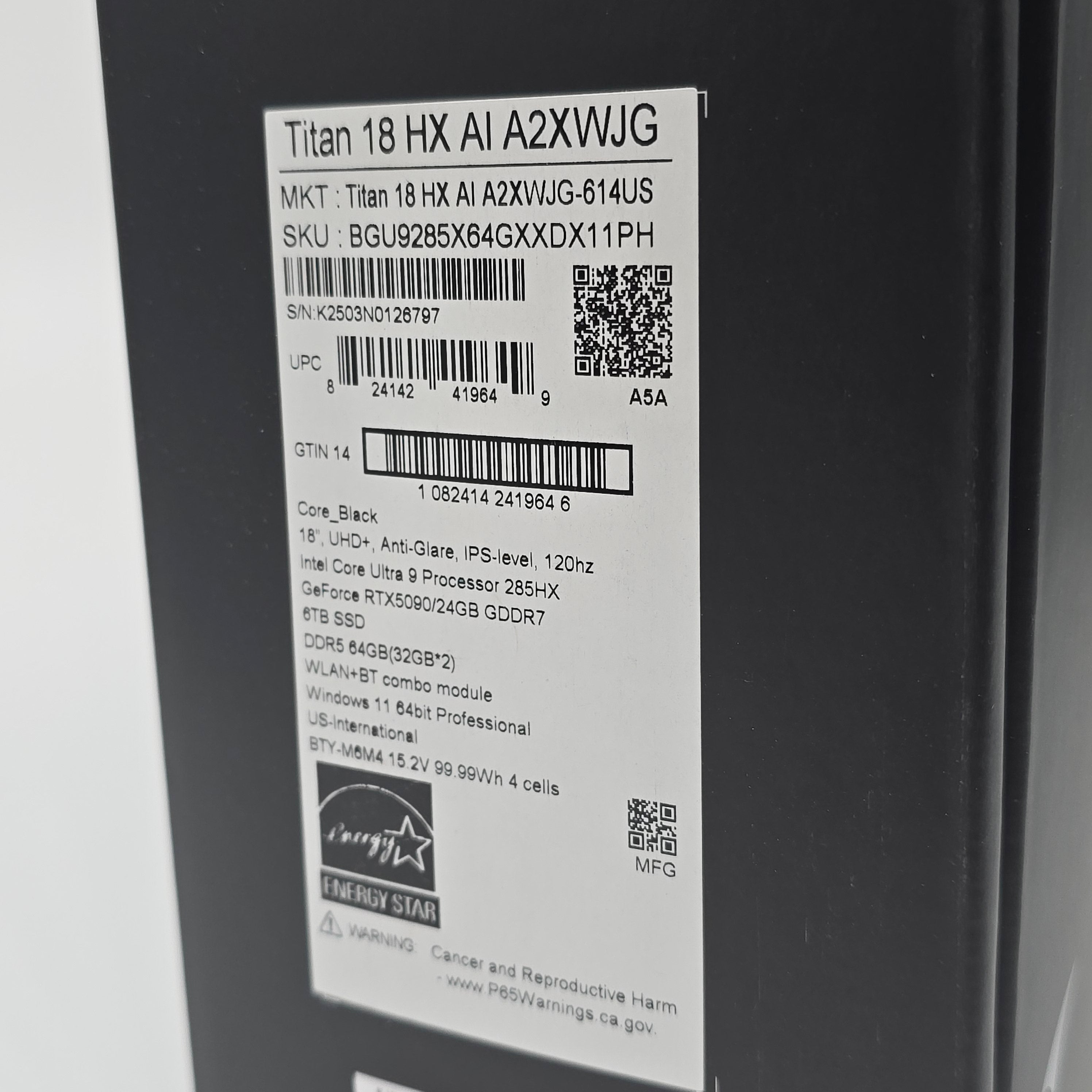 MSI Titan 18 HX AI, RTX 5090, Intel Ultra 9 285HX, 64GB RAM, 6TB NVMe, UHD+ MiniLED 120Hz Gaming Laptop