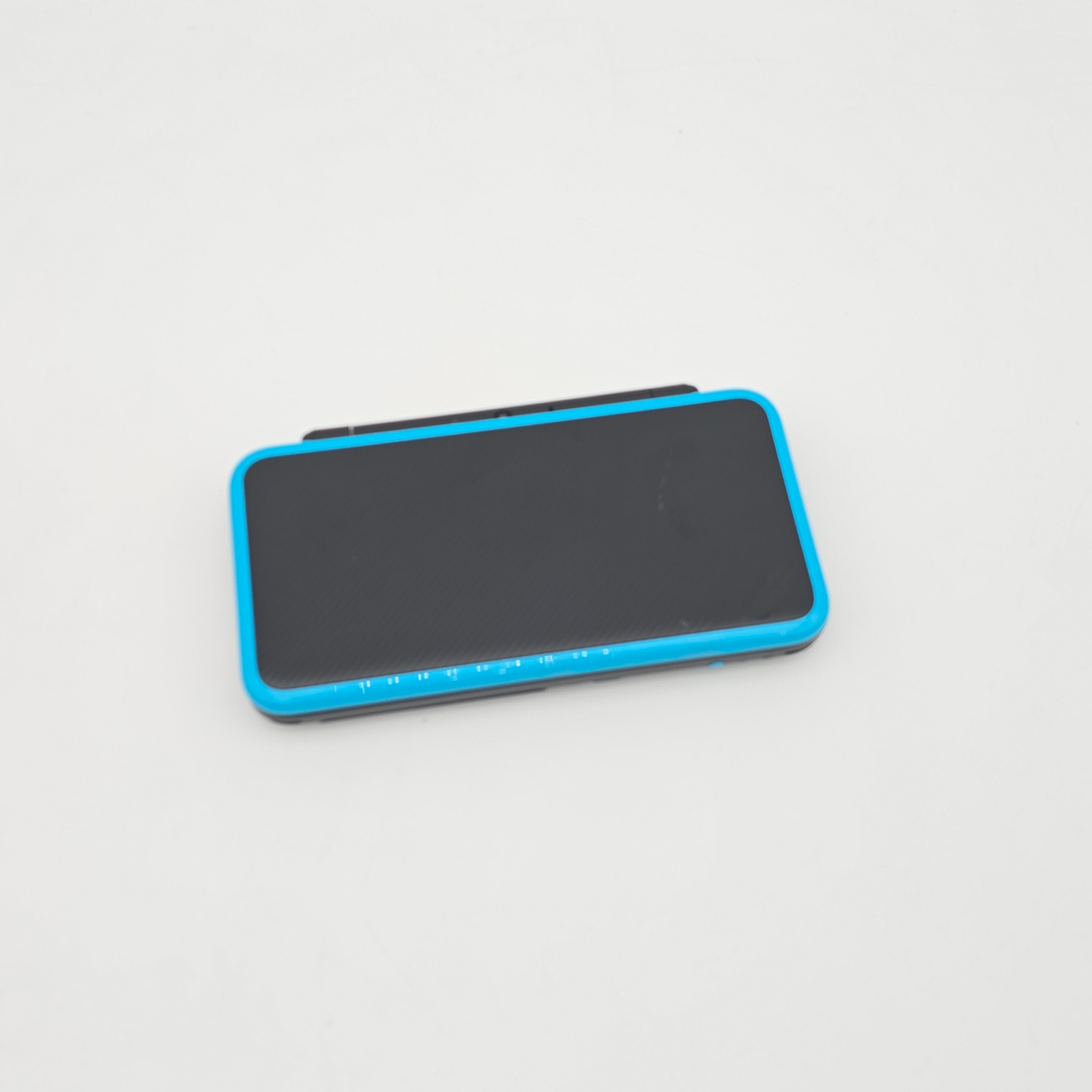 New Nintendo 2DS XL Black/Blue, Handheld Gaming Console
