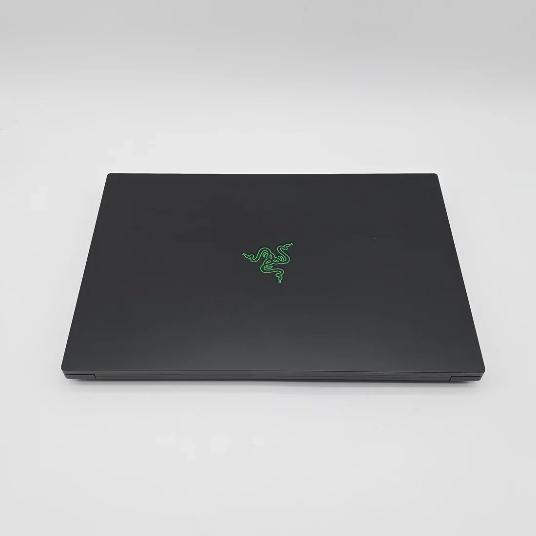 Razer Blade 14 OLED, RTX 5070, AMD Ryzen 9 AI 365, 64GB DDR5, 2TB NVMe, 14" 1800p 120Hz OLED, Windows Gaming Laptop