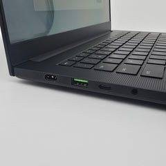 Razer Blade 14 OLED, RTX 5070, AMD Ryzen 9 AI 365, 64GB DDR5, 2TB NVMe, 14" 1800p 120Hz OLED, Windows Gaming Laptop