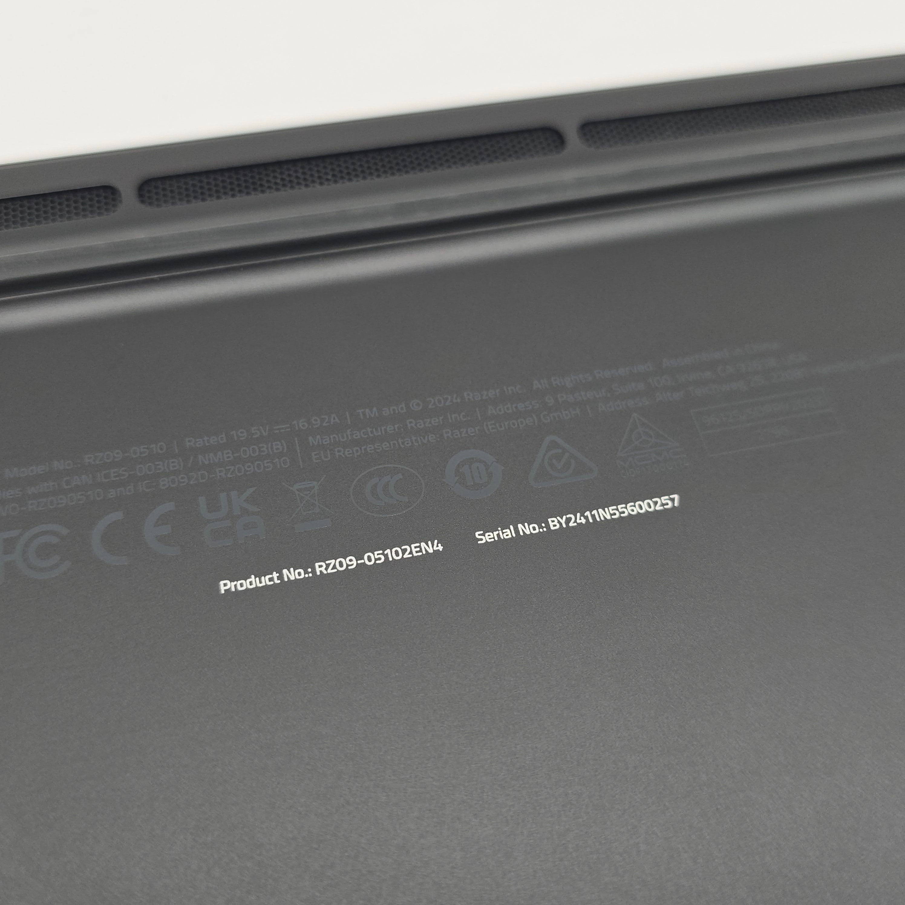 Razer Blade 16 OLED, RTX 4090, Intel i9-14900HX, 32GB DDR5, 2TB NVMe, Gaming Laptop