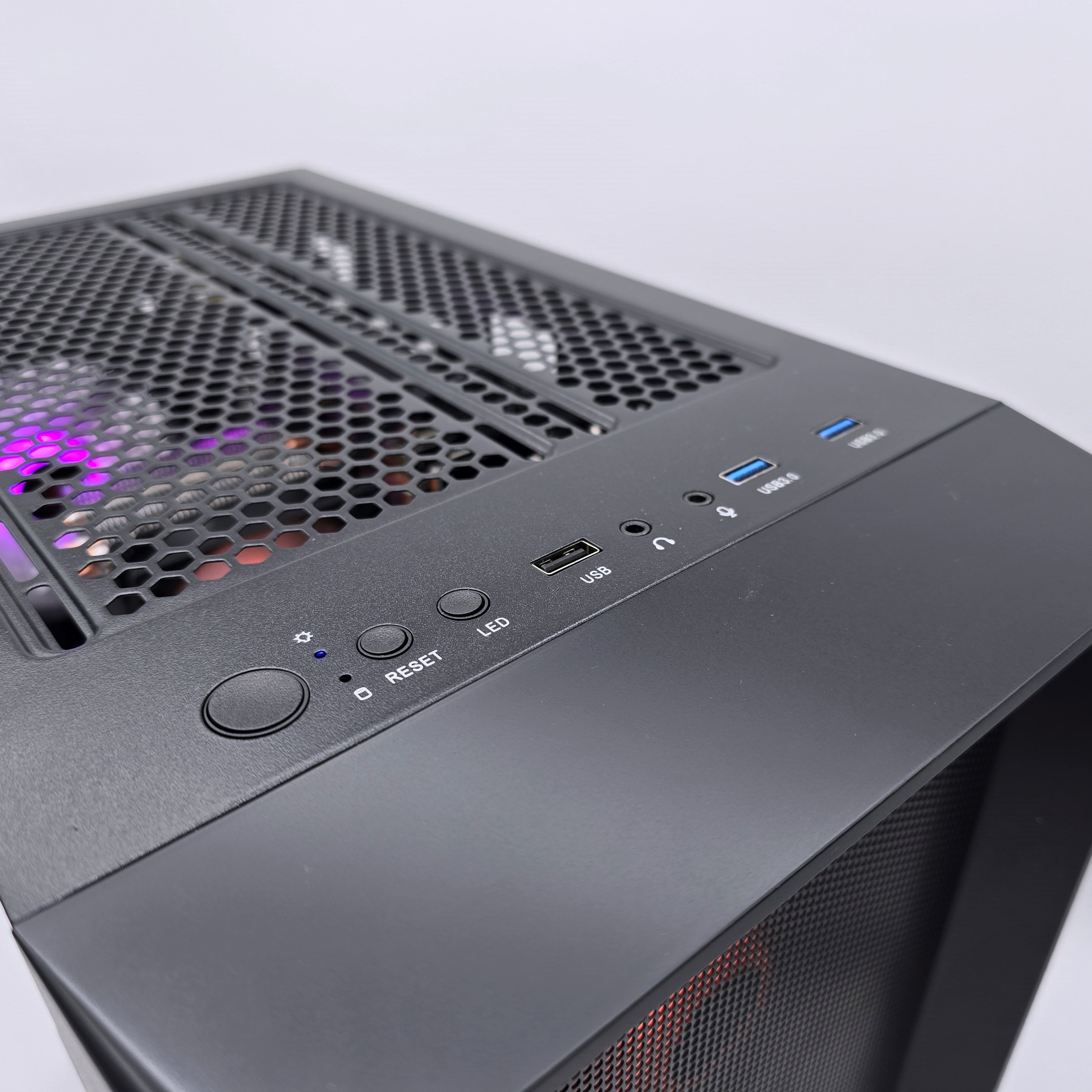 RTX 4060, Intel i5-13400F, 16GB RAM, 1TB NVMe, Skytech Nebula Desktop Gaming PC