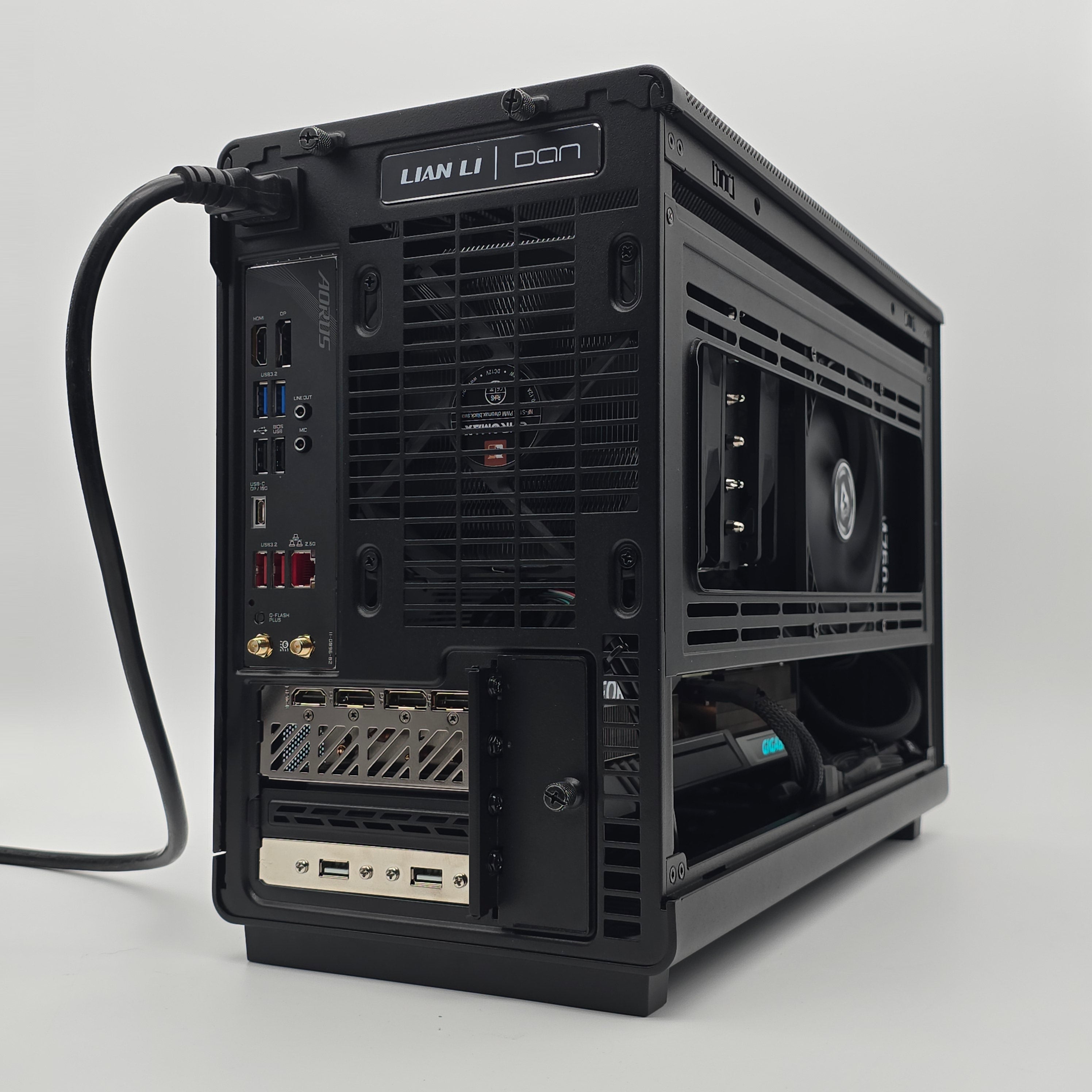 RTX 4070 Super, Ryzen 5 7600X3D, 16GB DDR5, 2TB NVMe, Pre-owned Desktop Gaming PC
