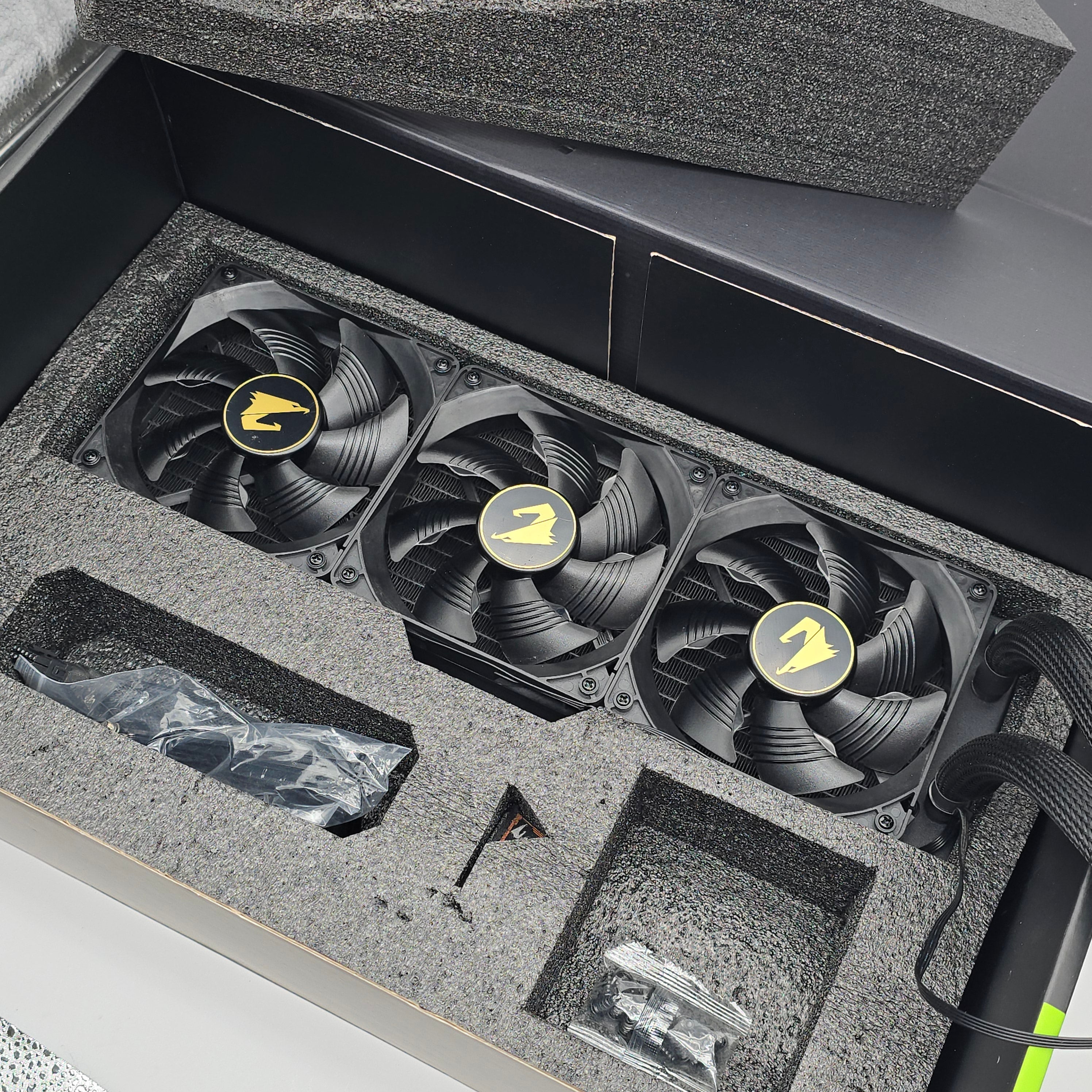 RTX 4090 Gigabyte Aorus XTREME 24GB, NVIDIA Gaming Graphics Card GPU AIO Liquid Cooled