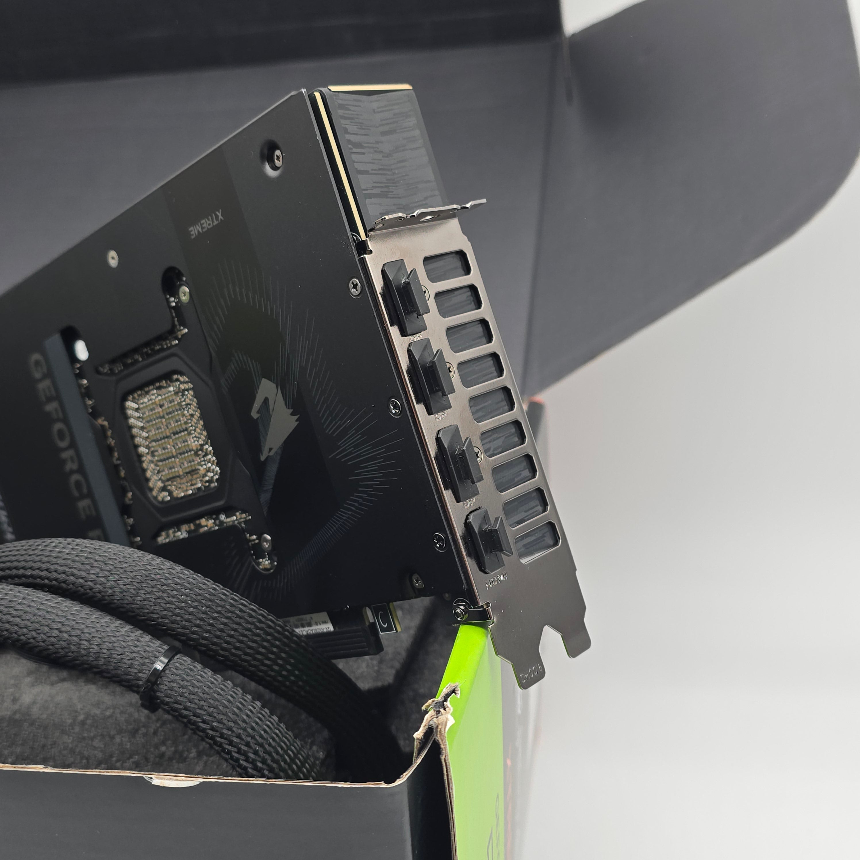 RTX 5090 Gigabyte Aorus XTREME Waterforce 32GB, NVIDIA Gaming Graphics Card GPU AIO Liquid Cooled