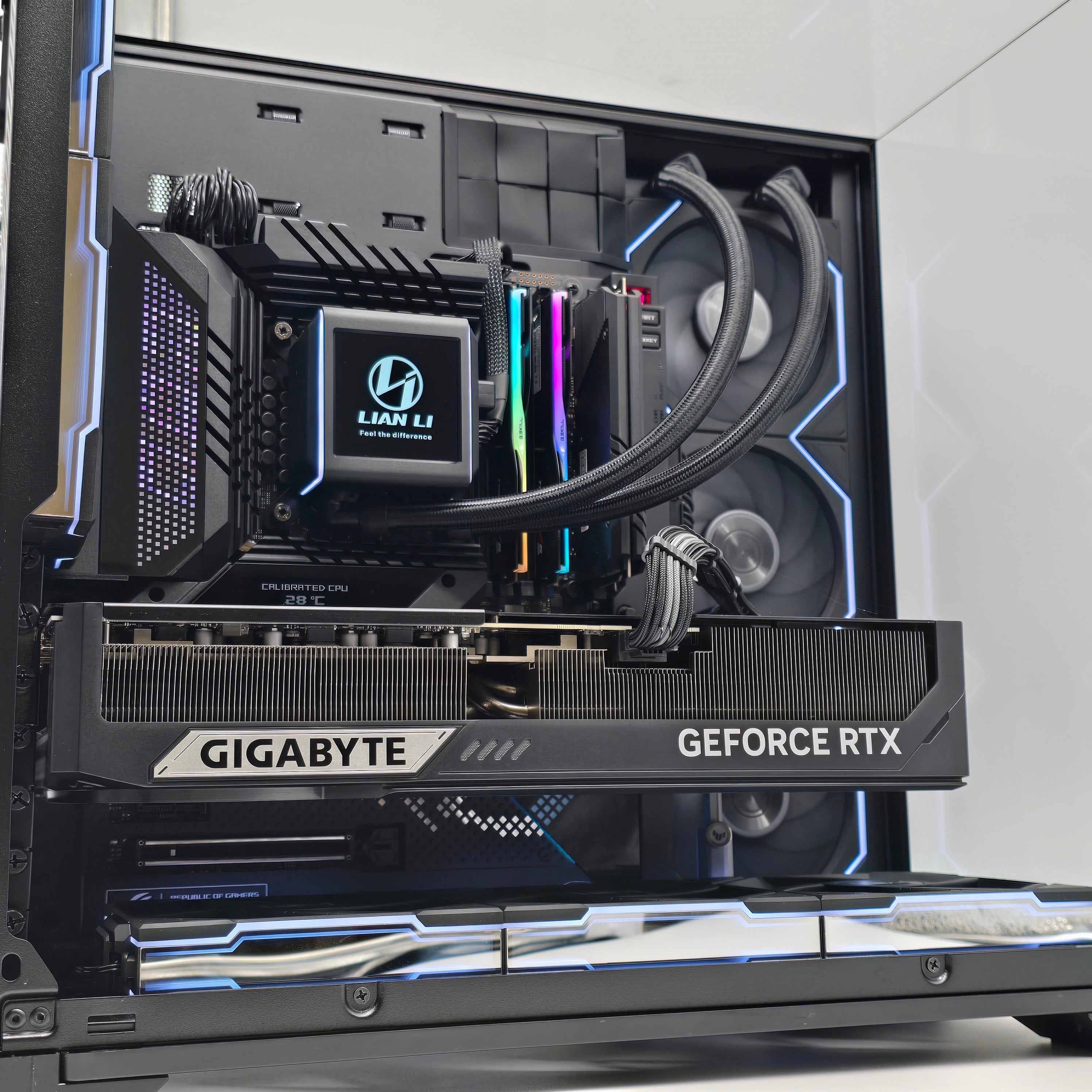RTX 5090, Intel i9-14900K, 64GB DDR5, 2TB 990 Pro NVMe, Custom Black Liquid Cooled Lian Li Gaming PC