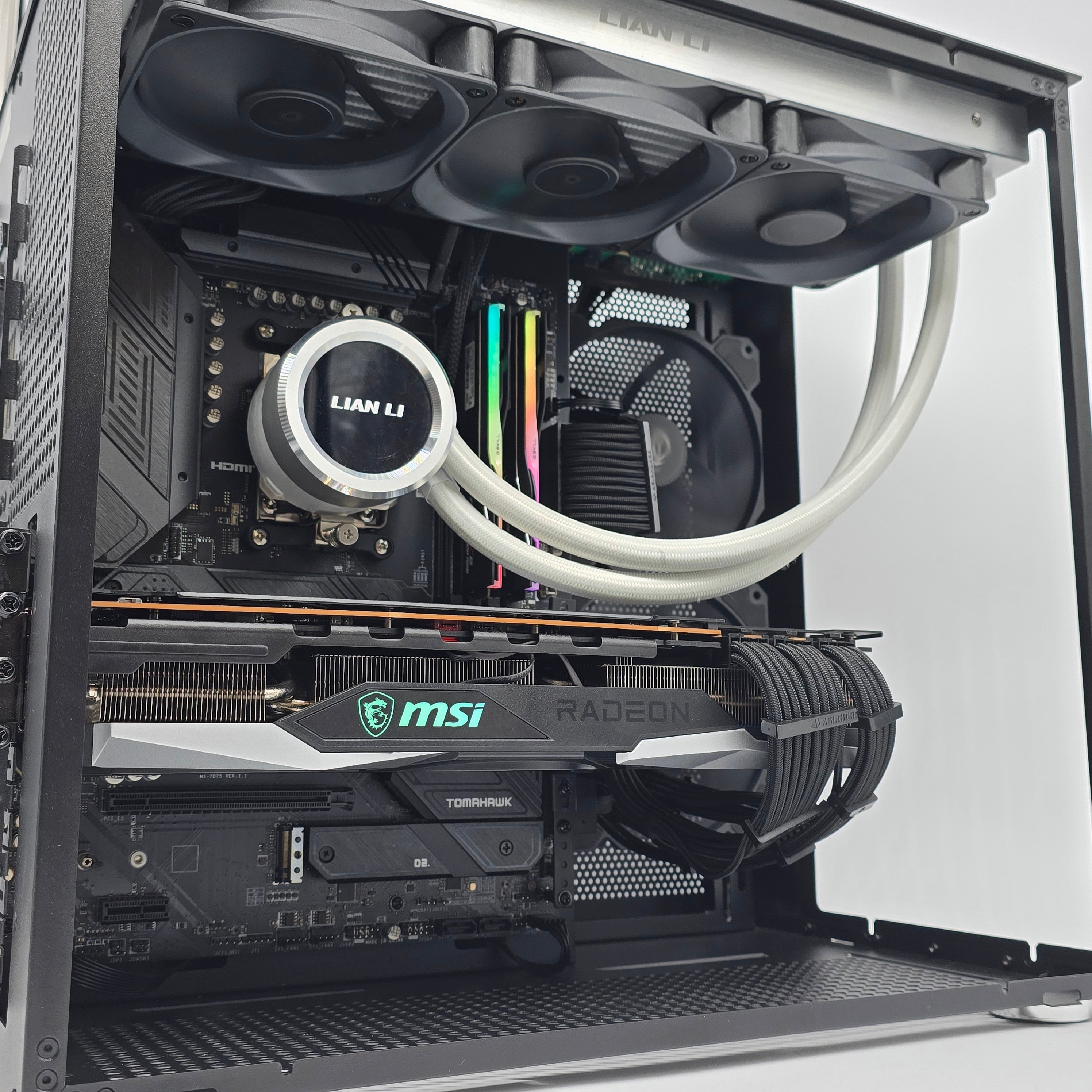 RTX 7900 XTX, Ryzen 7 7800X3D, 32GB DDR5, Liquid Cooled Gaming PC