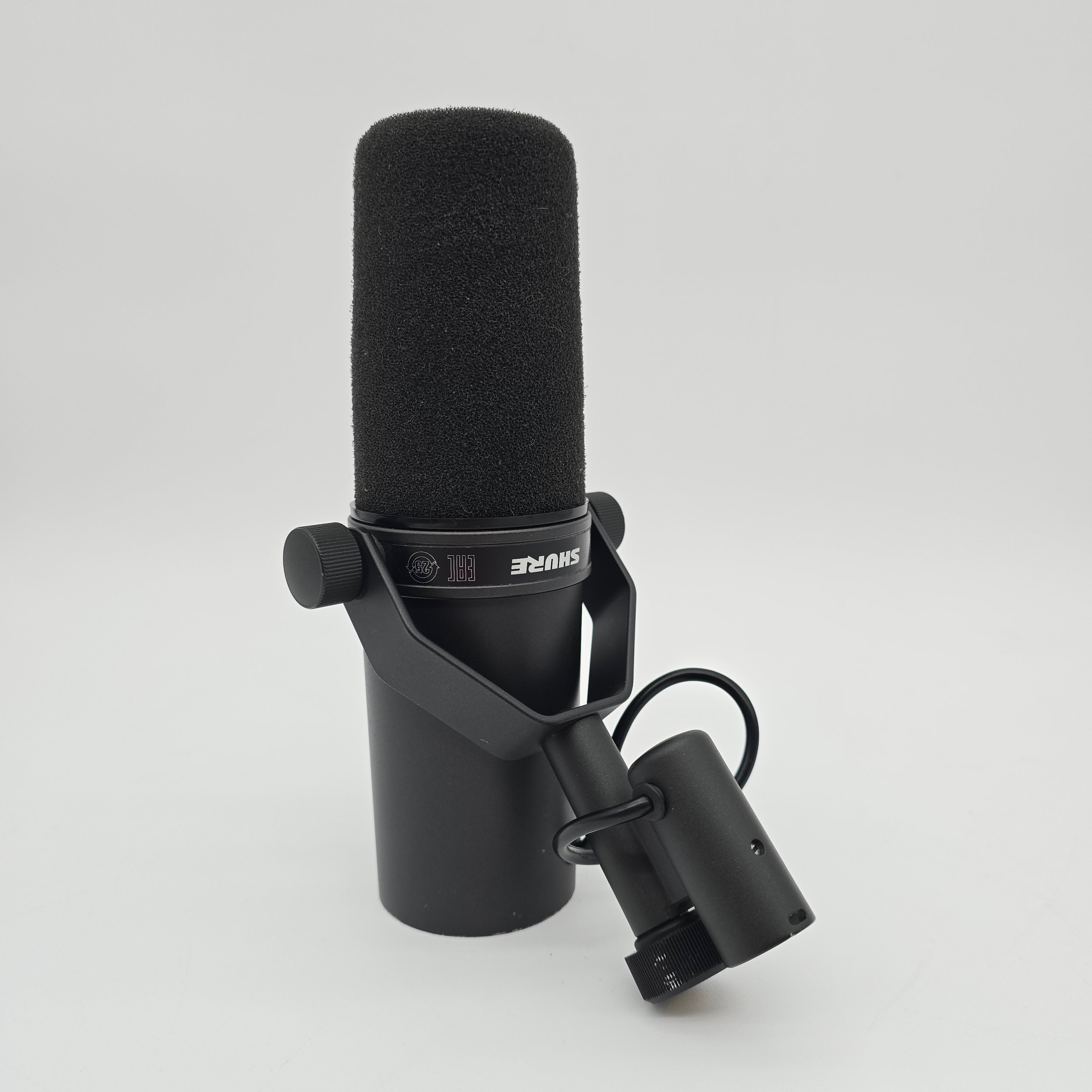 Shure SM7B Dynamic Vocal Microphone for Podcasting, Streaming, Broadcasting